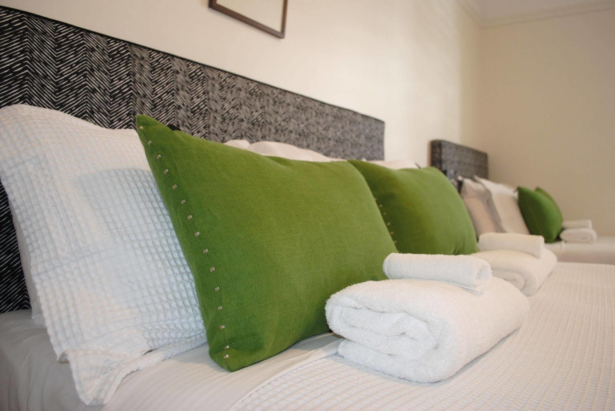 Edward New Fam Bed & Breakfast